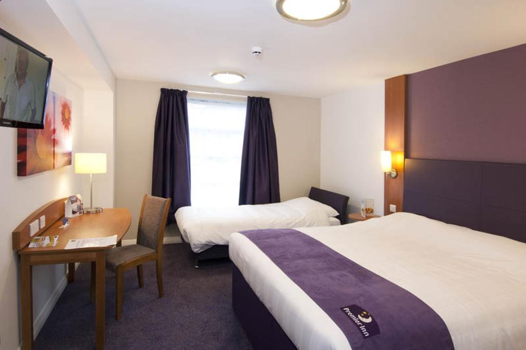 Premier Inn Dundee West Номер фото